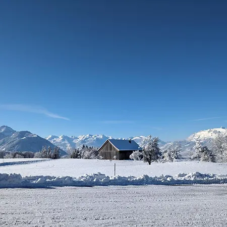 - Ueber Den Wolken